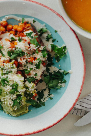 vegan_chickpea_quinoa_bowl