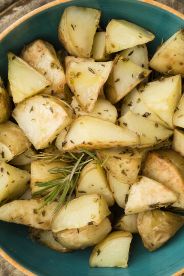crispy_garlic_herb_potato_cubes
