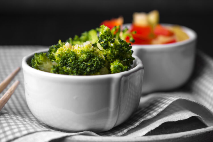garlic_broccoli_almond_stir_fry